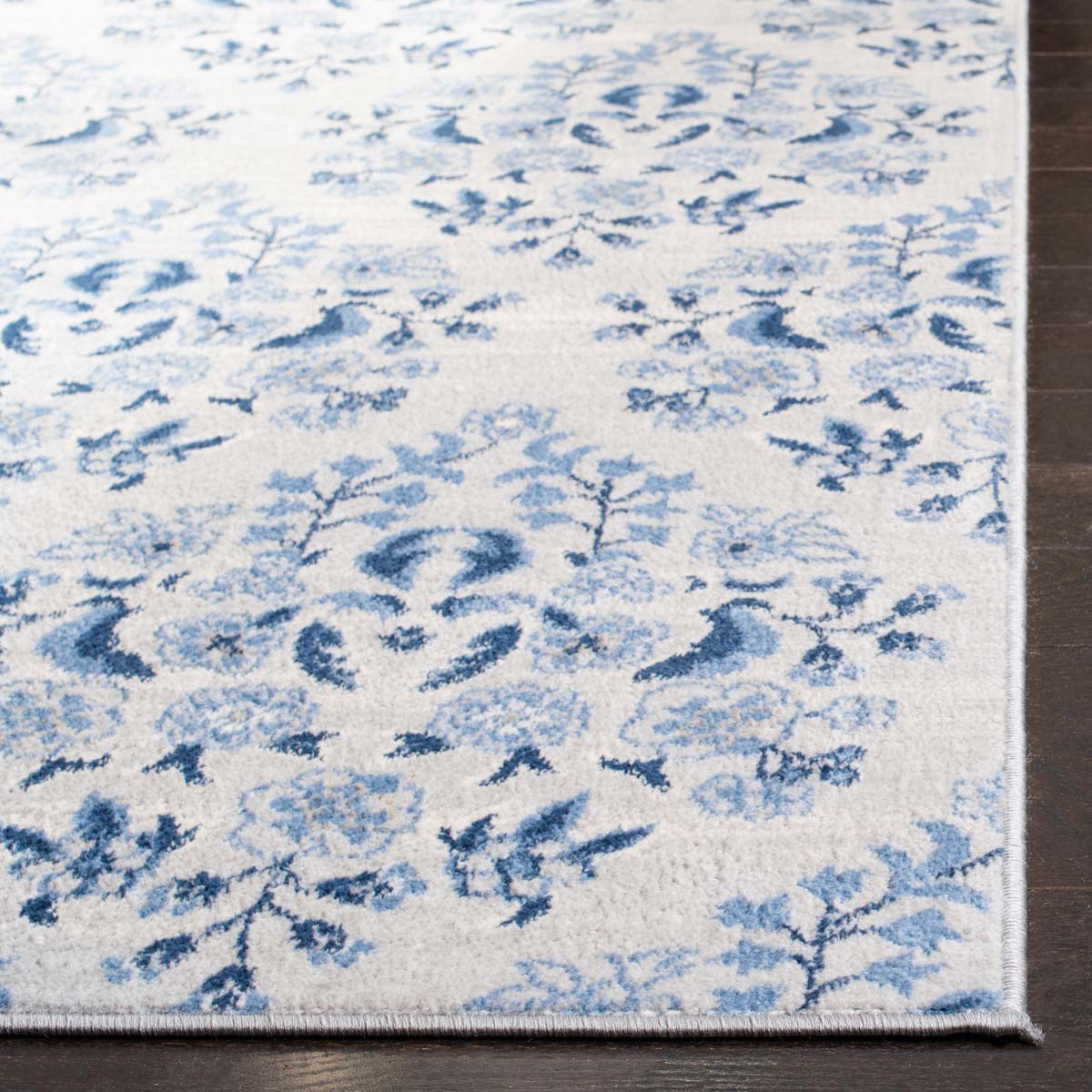 Crystal Isles Stria Rugs