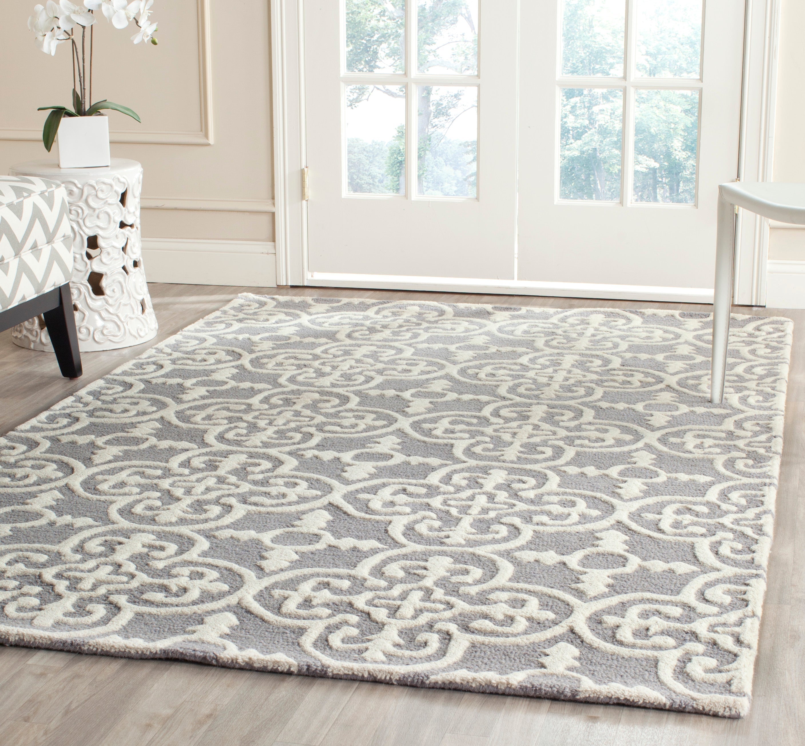 Velvet Elegant Reflection Rugs