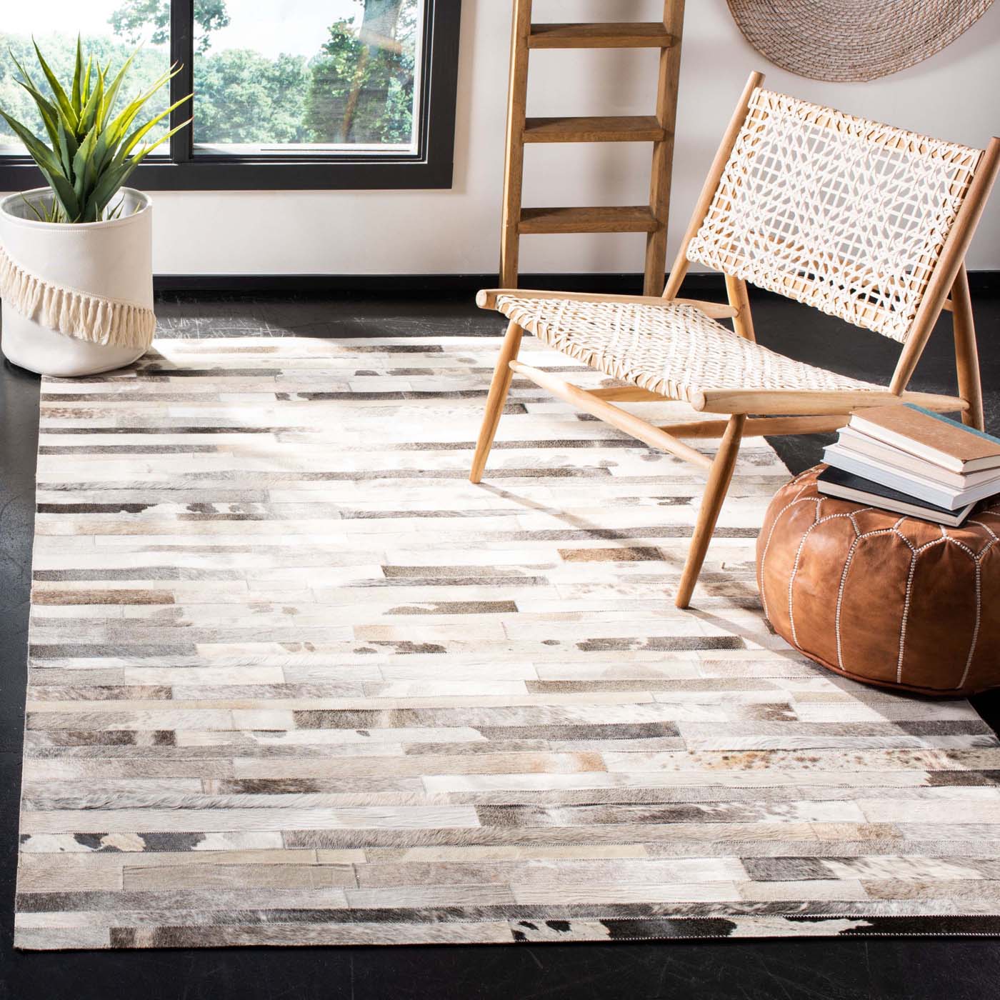 Kavira Farmhouse Geometric Rugs